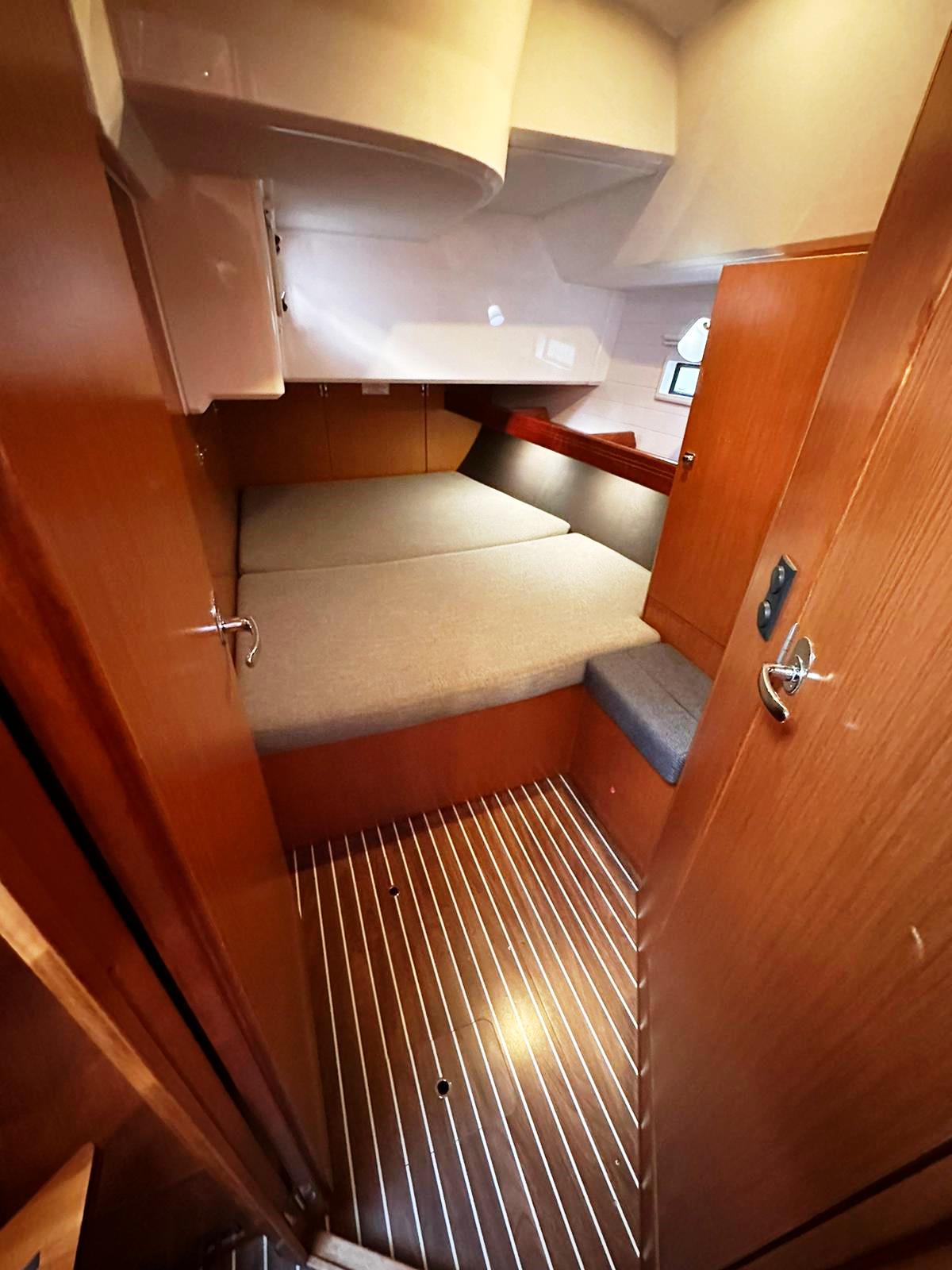 Cabină confortabilă la bord